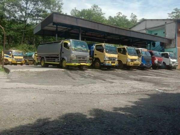 Pengiriman air ke lokasi